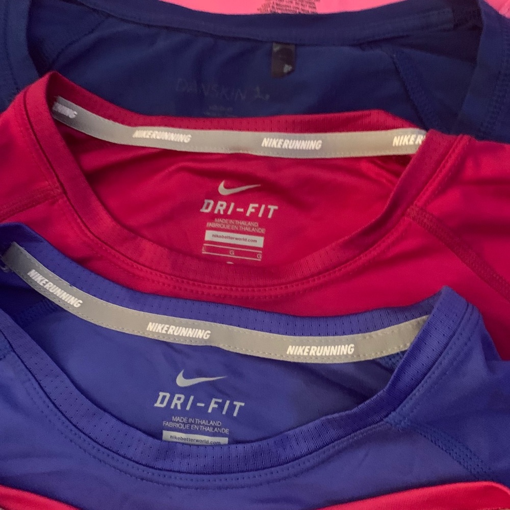 Bundle of 8 workout tops - Picture 3 of 4
